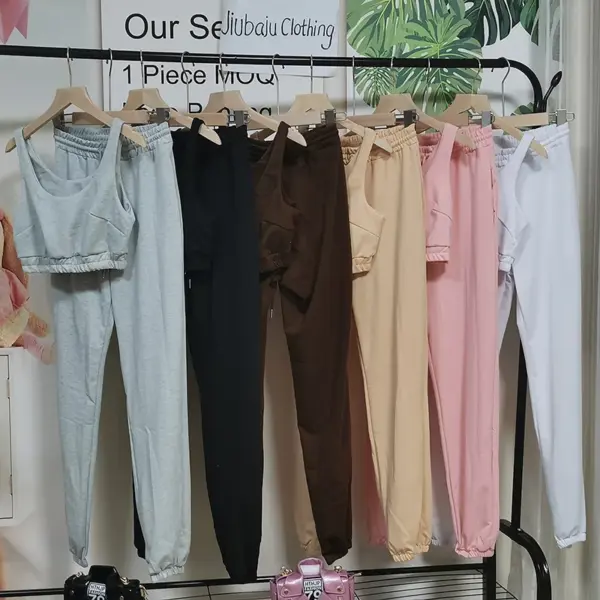 2-Piece Women Crop Top & Joggers Set – Stylish Yoga Sportswear & Summer Shorts